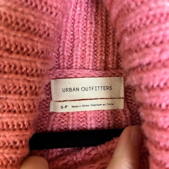 Urban Outfitters Pink Cropped Turtleneck Sweater S Ribbed Knit Barbie Cozycore - Picture 6 of 10